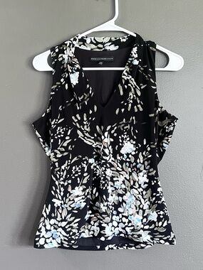 White House black market- Black Floral V-Neck Sleeveless Top